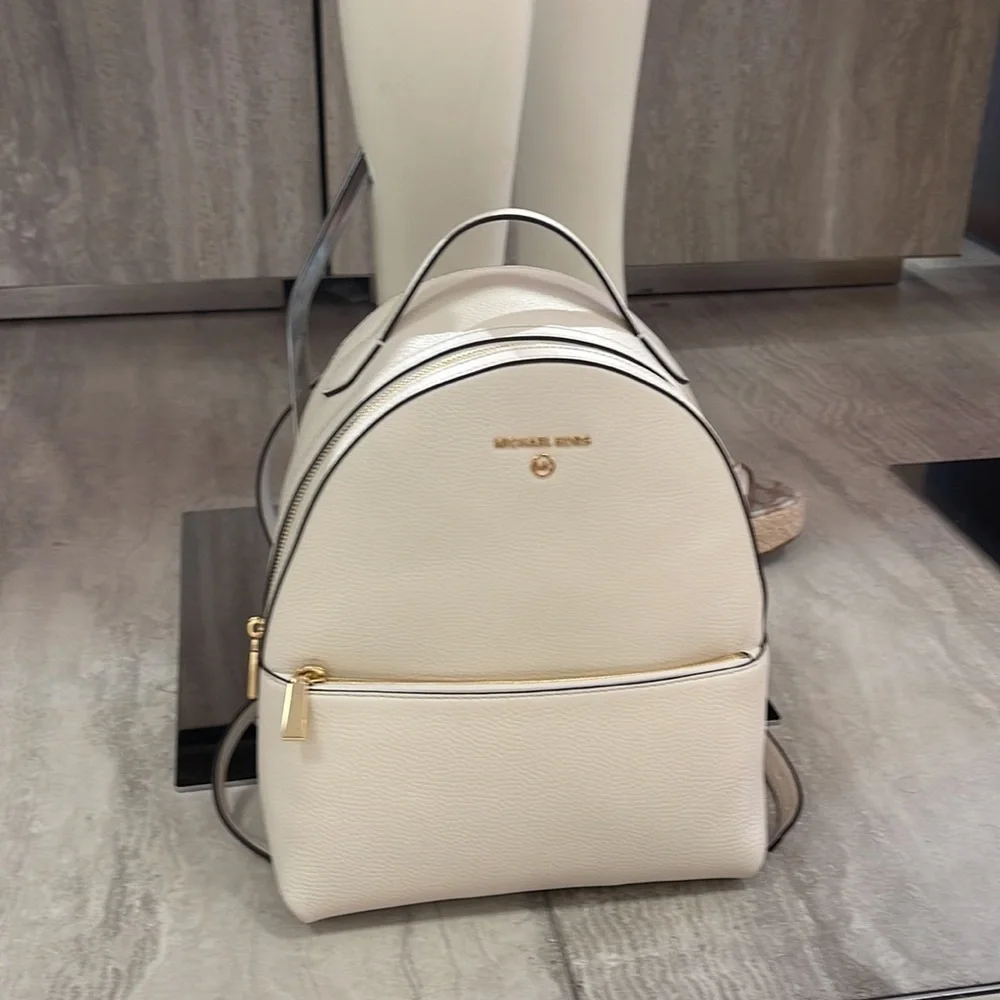 Michael Kors Women's Valerie Medium Pebbled Leather Backpack Light Cream NWT